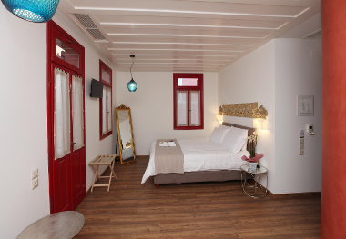 το Room προσφέρει άνεση και ζεστασιά, ειναι ευήλιο και διαμπερές